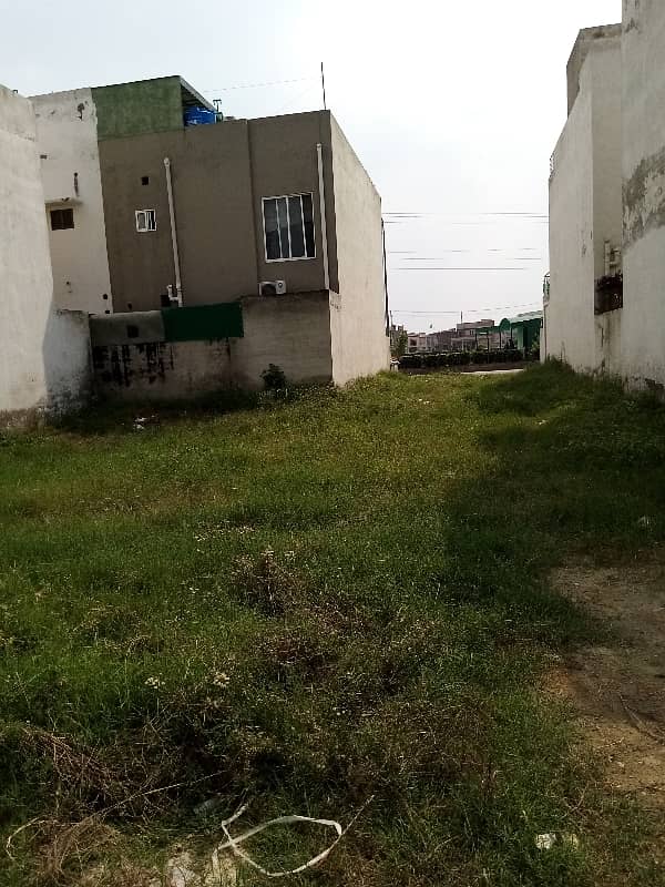 1 Kanal Plot For Sale Near Park At Main Boulevard For Sale In Orchard 1 Block Of Paragon City Lahore 3