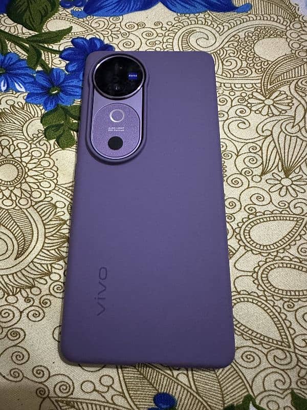 Vivo V40 12+12/256 1