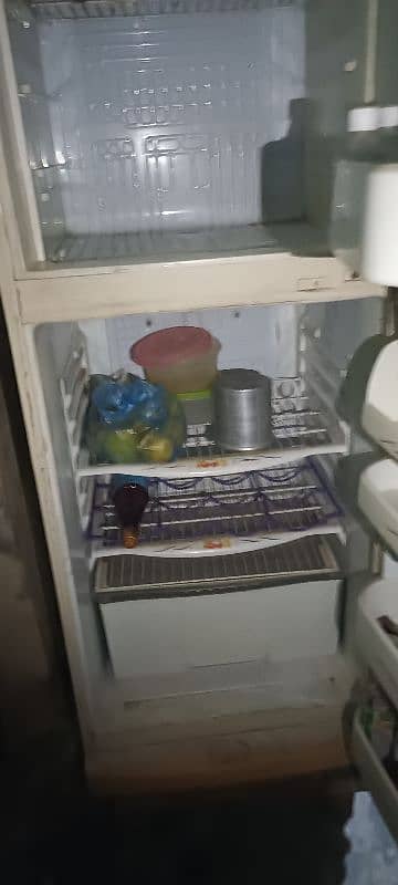 fridge for sale condition ruf ha thori gas khatam hai 1