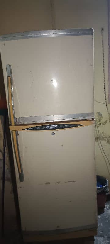 fridge for sale condition ruf ha thori gas khatam hai 2