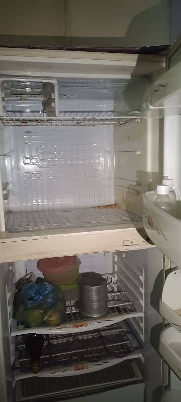 fridge for sale condition ruf ha thori gas khatam hai 3