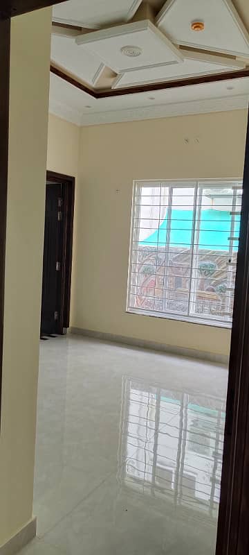 GAS AVAILABLE NEAR PARK & MOSQUE HOT LOCATION 8 MARLA HOUSE FOR RENT IN DHA 11 RAHBER 1