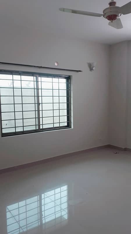 3 Bed Flat For Rent Askari 10 Lahore 2