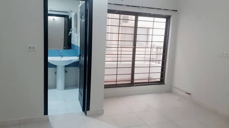 3 Bed Flat For Rent Askari 10 Lahore 15