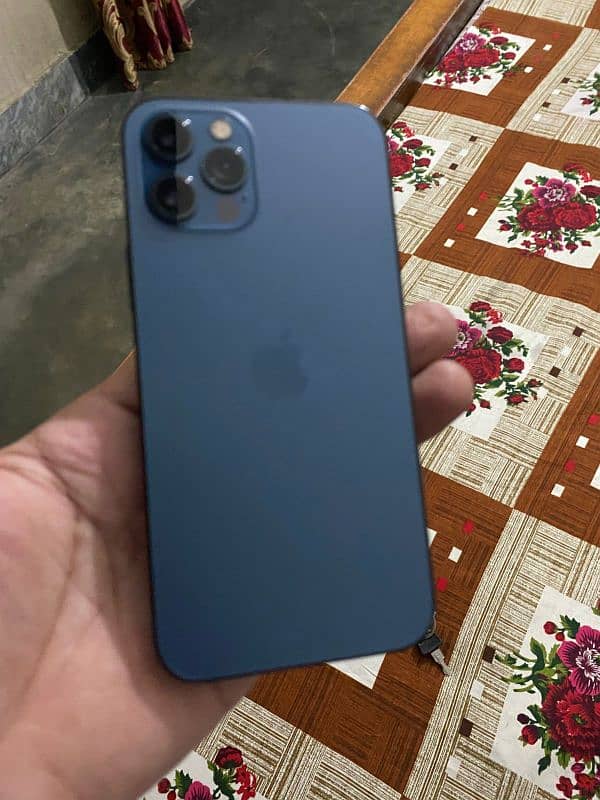 I phone 12 pro battery 79/128 gb 0