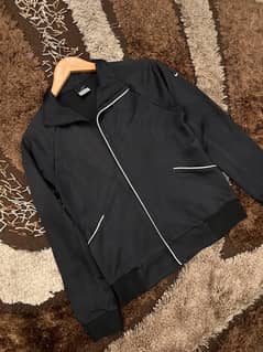 original Nike jacket selling price 3500 in good condition