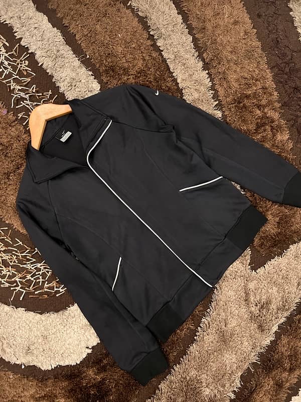 original Nike jacket selling price 3500 in good condition 1