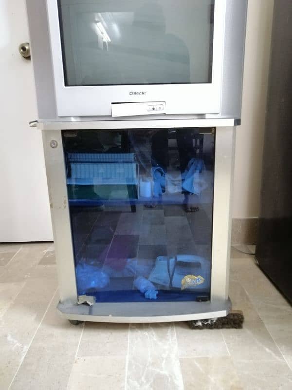 original sony trinitron TV 4