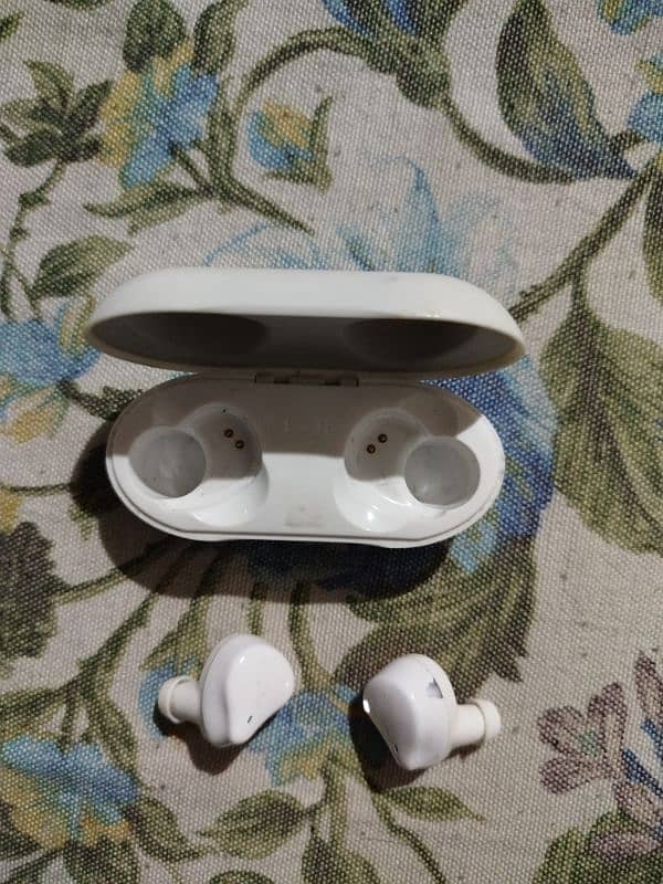 earbuds 3