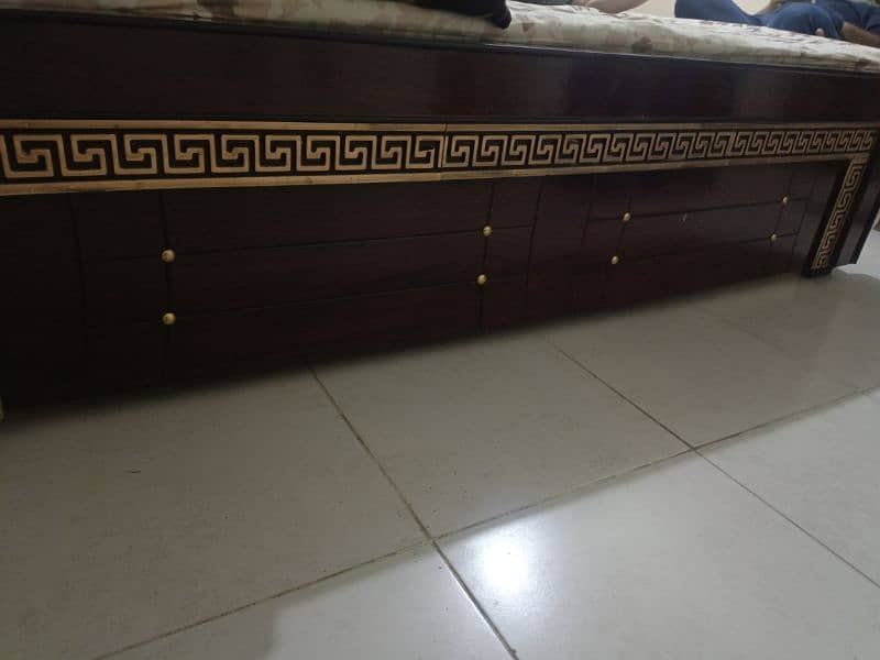 king size bed with new matress 2