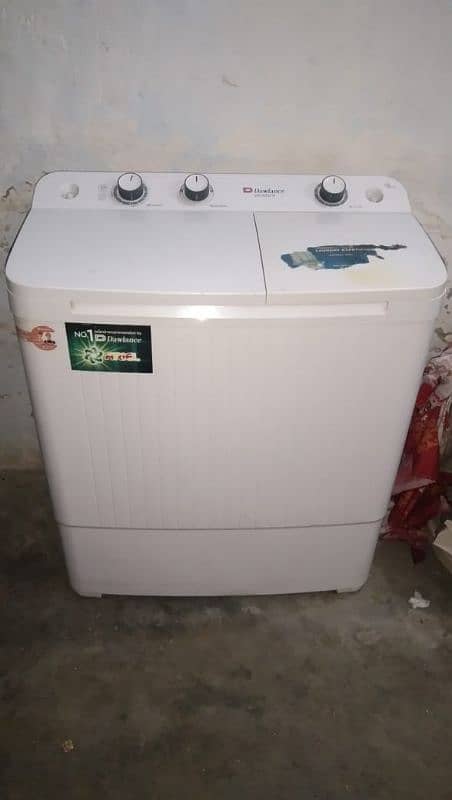 Dawlance ki Washing Machine Double spinner b sath Attach hai 0