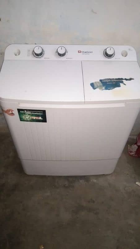 Dawlance ki Washing Machine Double spinner b sath Attach hai 7