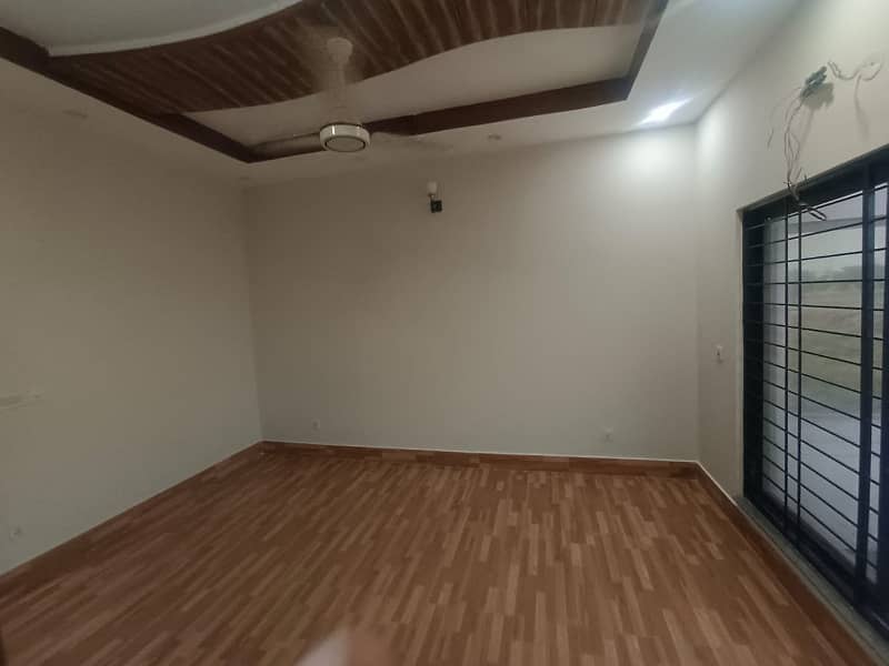 5 MARLA BEAUTIFUL HOUSE AVAILABLE FOR RENT IN DHA 11 RAHBER 13