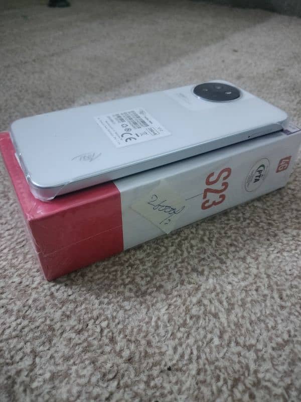 ITEL S23 8gb + 8GB RAM 256gb memory complete box ONE WEEK USED 1