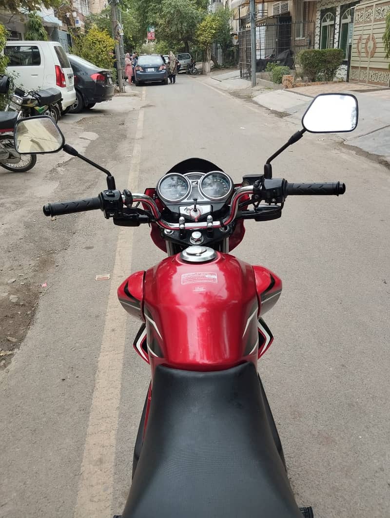 Honda CB 150F 7