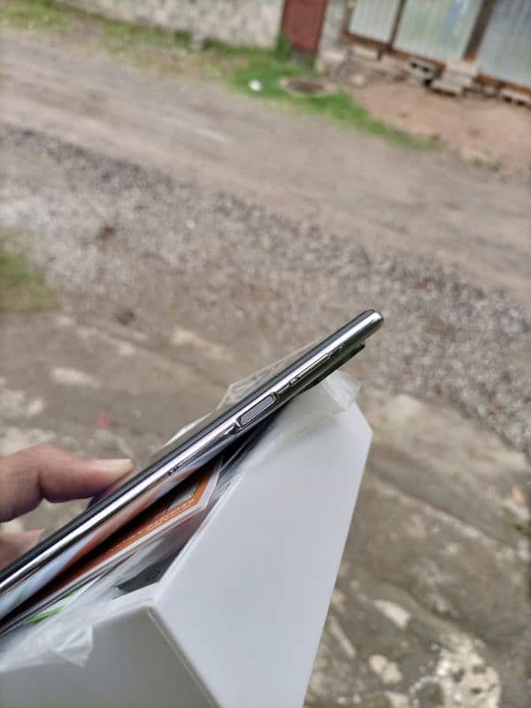 Infinix NoTe 10Pro 8gb/128 With Box Family Use 3