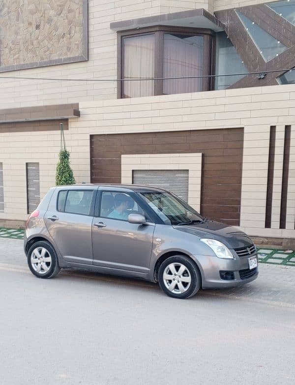 Suzuki Swift 1.3 DLX 2015 4