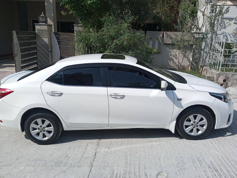 Toyota Corolla Altis 2015 1