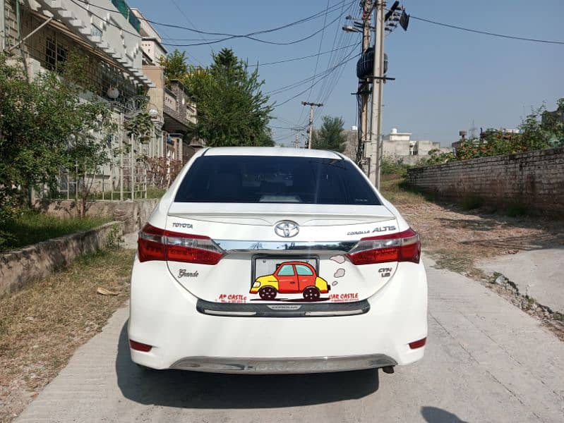 Toyota Corolla Altis 2015 3