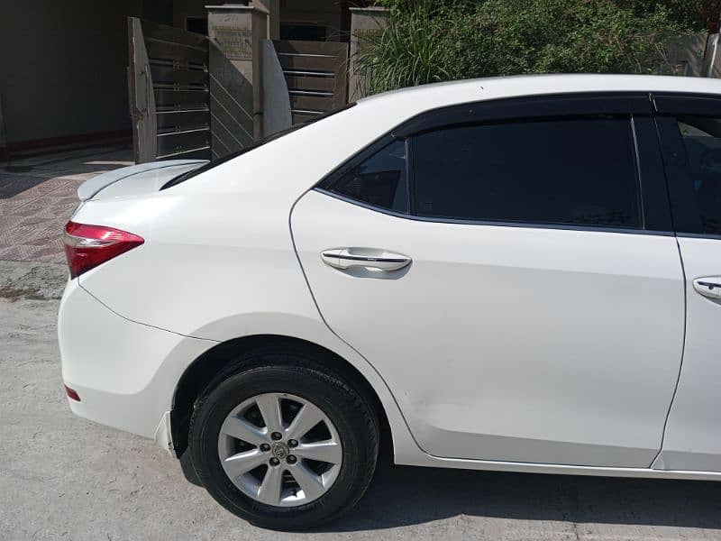 Toyota Corolla Altis 2015 5