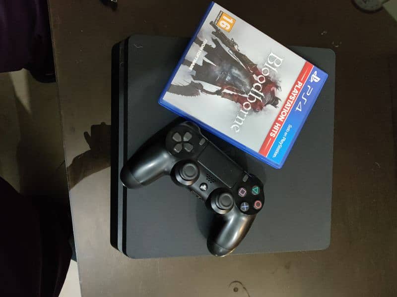 PS4 1 TB   10/10 condition 0