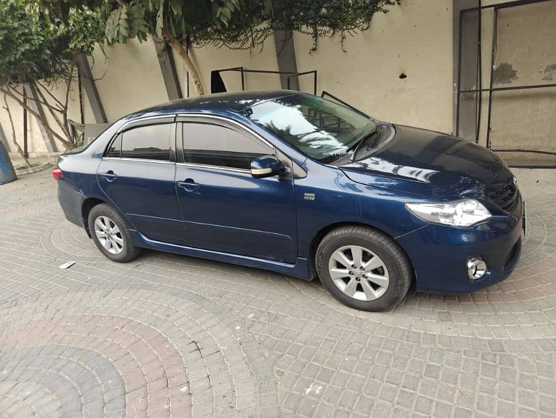 Toyota Corolla Altis 2012 1