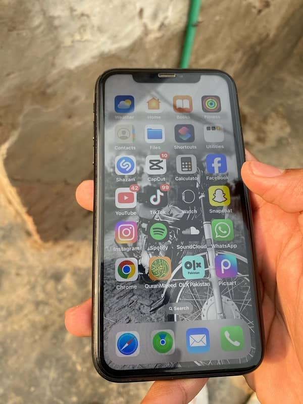 iphone xr Waterpack 128gb nonpta No exchange only for Sale 8