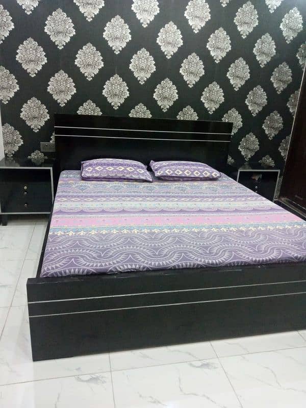 wooden bed set complete 0