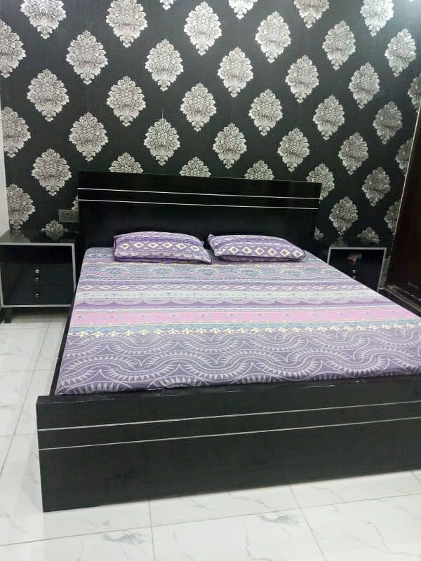 wooden bed set complete 1