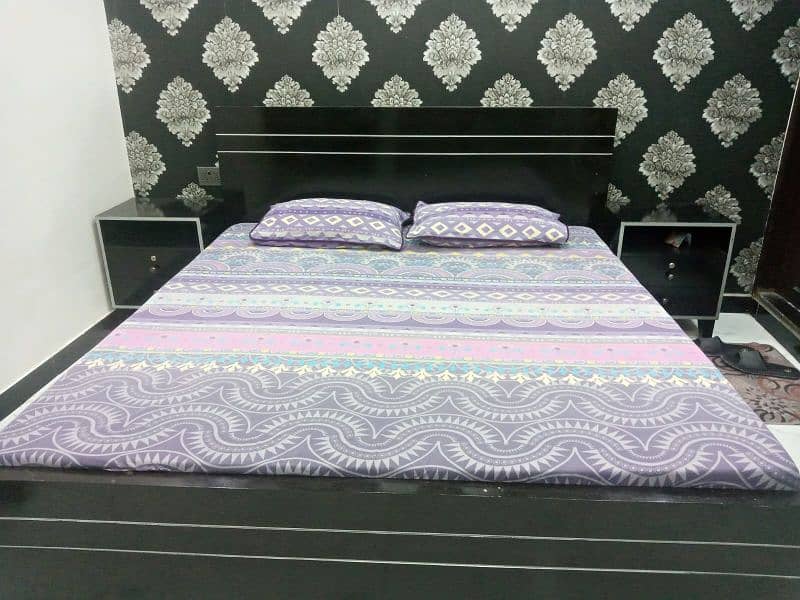 wooden bed set complete 4