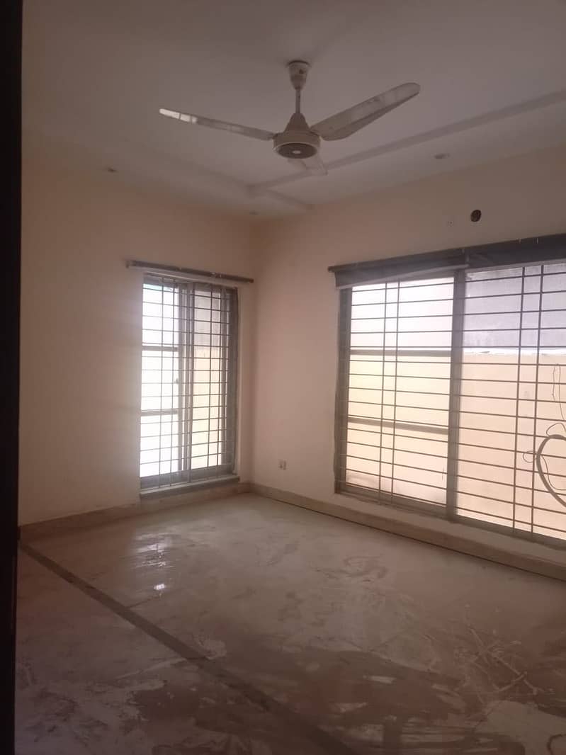 10 Marla Full House For Rent in Johar Town 8