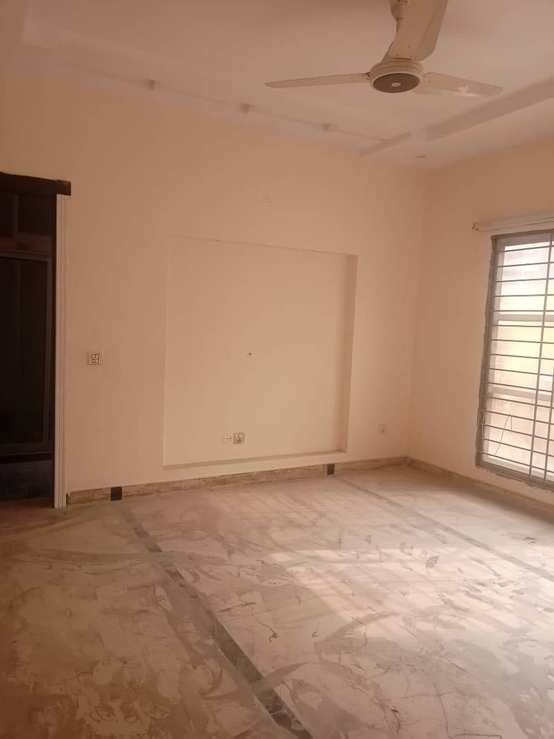 10 Marla Full House For Rent in Johar Town 11