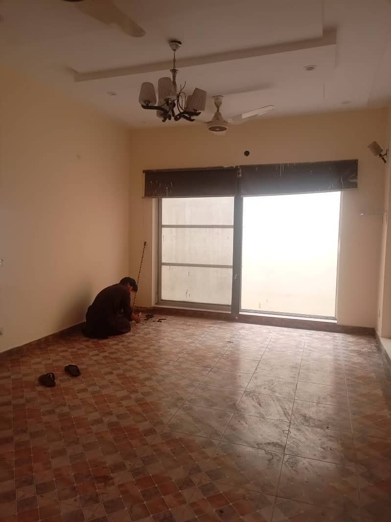 10 Marla Full House For Rent in Johar Town 14