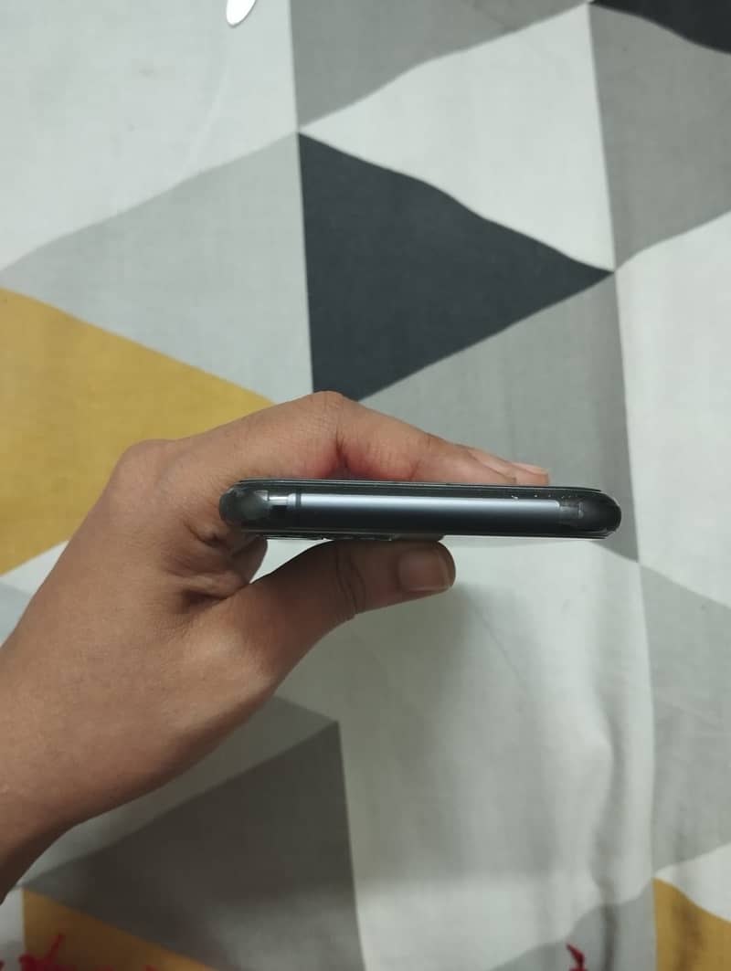 Iphone 11 pro PTA approved 7