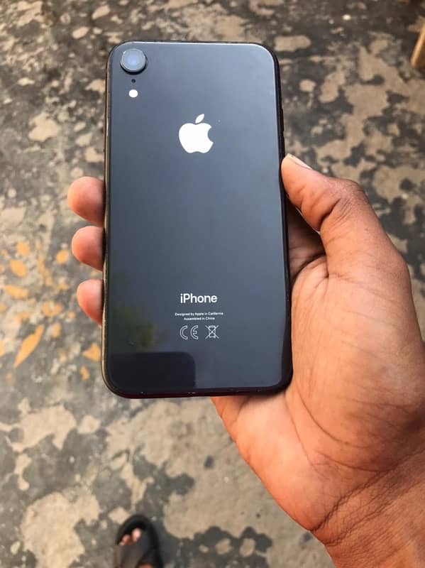 iphone xr 64 gb non pTa ha  exchange possible 03274115990 2