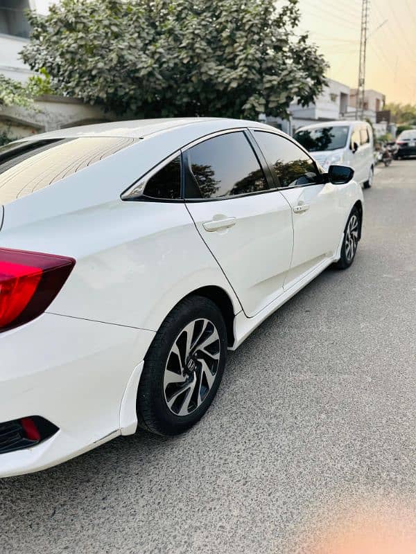 Honda Civic Oriel 1.8 i-VTEC CVT  2017 10