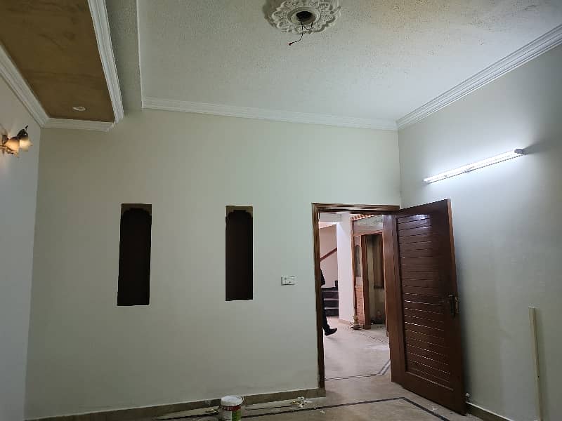 10 Marla House For Sale Wapda Town 4