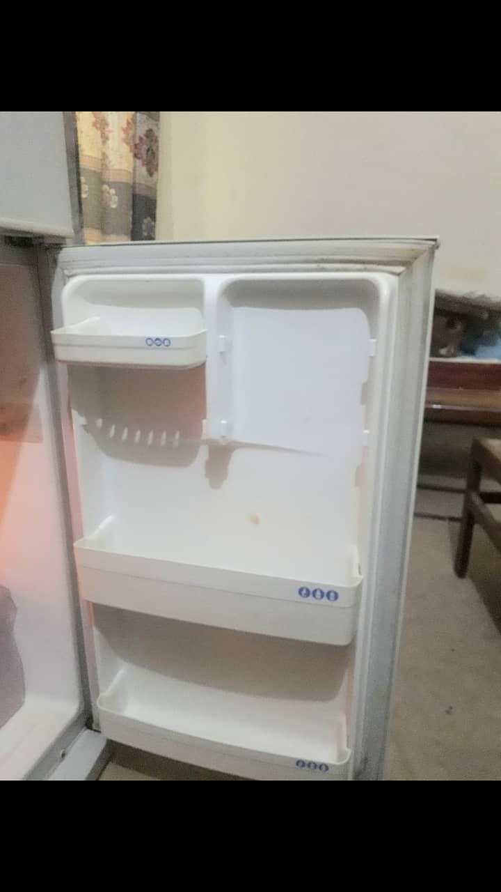 LG REFRIGERATOR 2