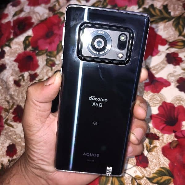 Aquos R6 12 GB Ram with 888 Snapdragon 10/10 condition 5