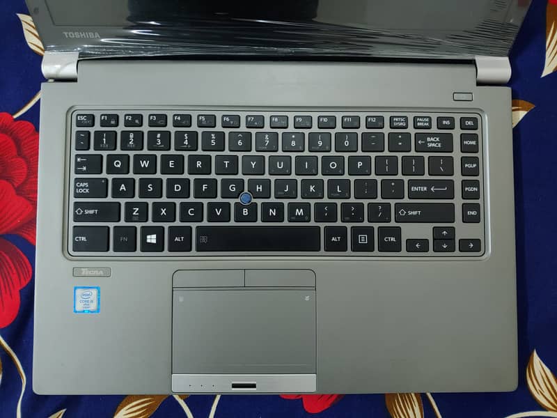 Toshiba Tecra Z40C (i5 6th 8GB 256GB SSD) 1