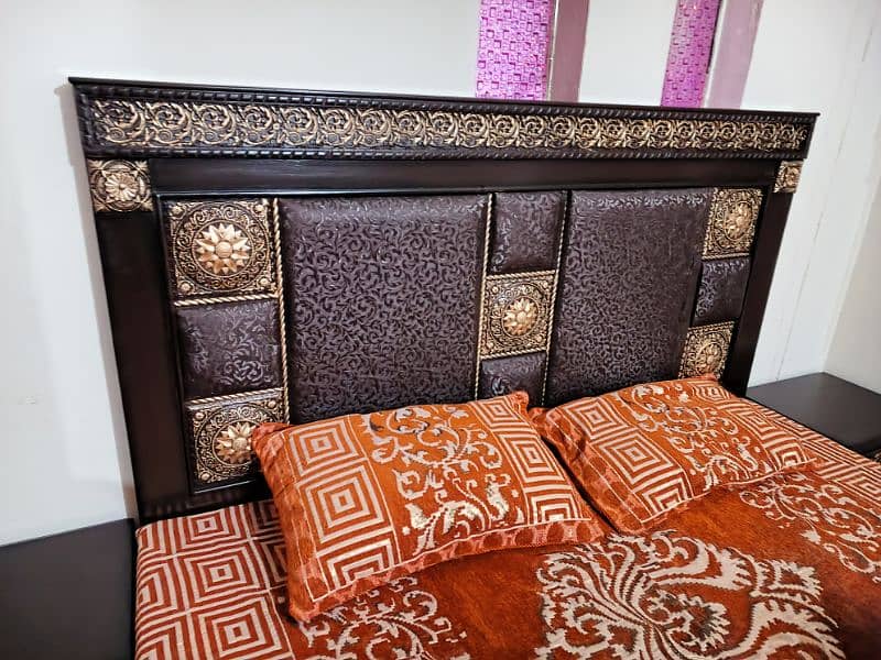 Bed set with Dresser 0