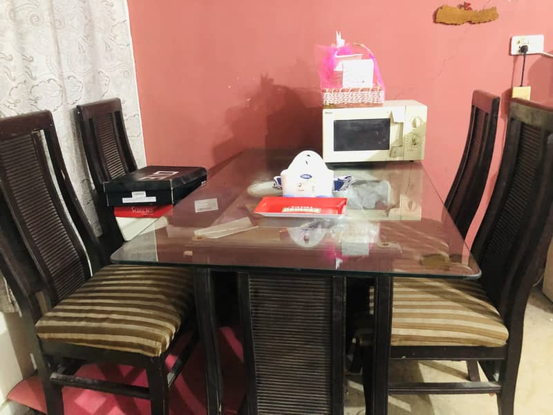 Dining table with 4 chairs(6 person adjustable) 0