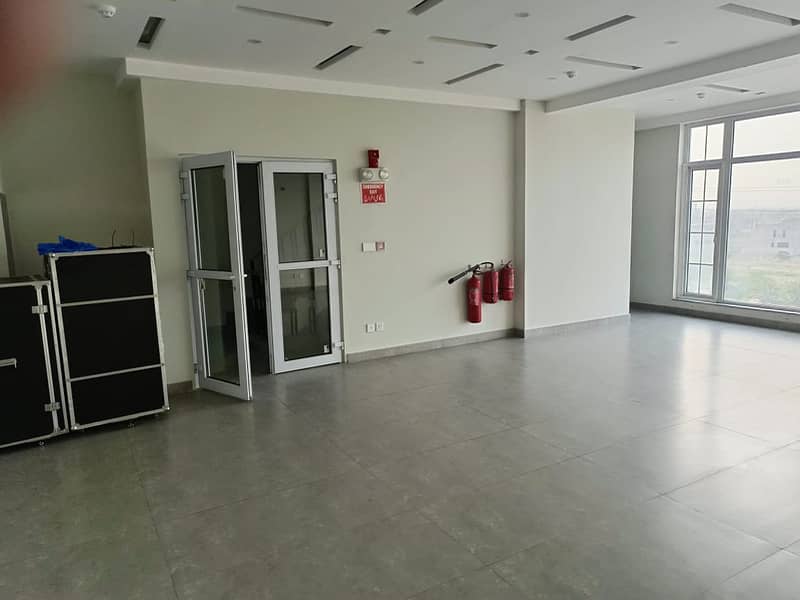 4 Marla 3rd Floor Office With Elevator For Rent In DHA Phase 6 Main Boulevard , Lahore. 1