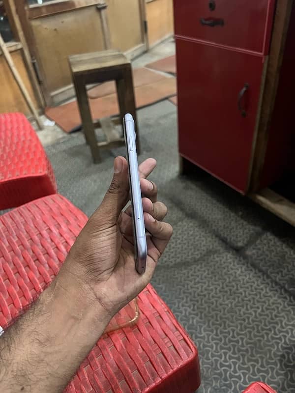 iPhone 11 Non pta Factory unlock 3