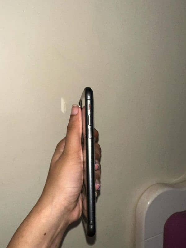 Black iphone 11 for sale 1