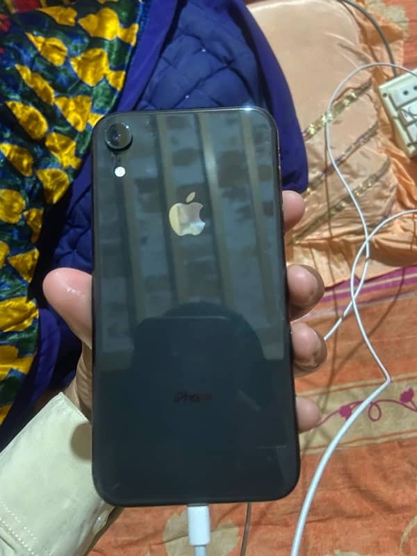 iphone xr64 gb 3