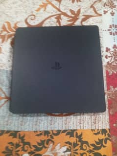 PS4 SLIM | 1TB STORAGE. WITH EXTRA CONTROLER AND BOX