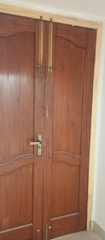 Independent 10 Marla house for rent in gulshan abad 6