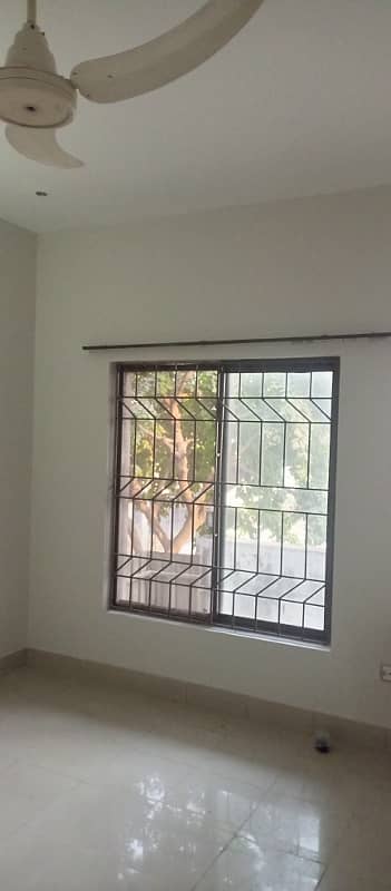 Independent 10 Marla house for rent in gulshan abad 14