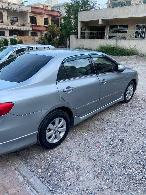 Toyota Corolla Altis 2012 4